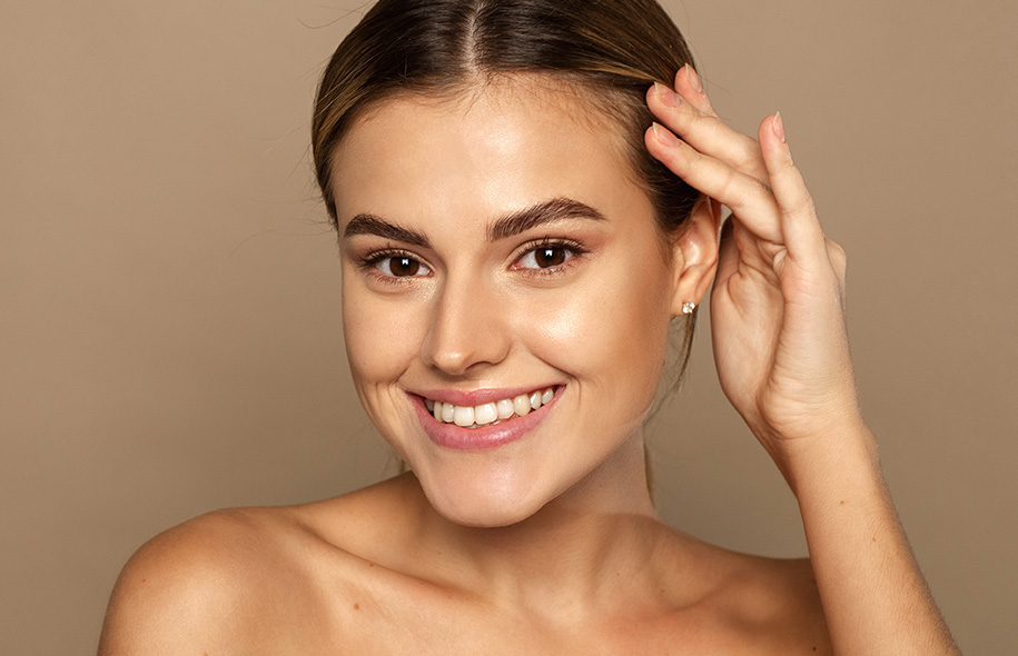 Profhilo® is safe and effective – and can be used on many areas of the body. You will see a significant improvement in your skin situation. Among other things, it can be used to treat dull facial skin. Other treatment areas include wrinkles on the face, neck and décolleté as well as the skin on the arms and legs.